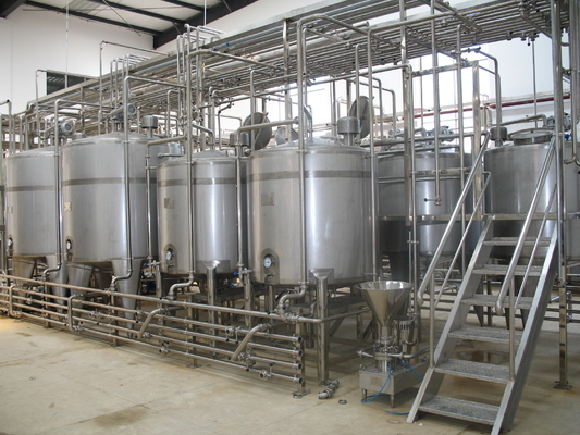 Optimização Linha de produção de leite pasteurizado com solução de projeto chave na mão Máquina de leite pasteurizado personalizada 0,5-2T / H