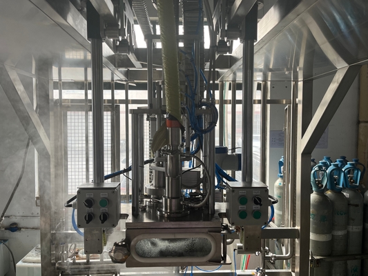 Máquina de preenchimento de caixa de dupla cabeça personalizada 20-1000L BID Bag In Drum Aseptic Filler For Juice/Jam/Pulp Ton Box With PLC SUS304/316