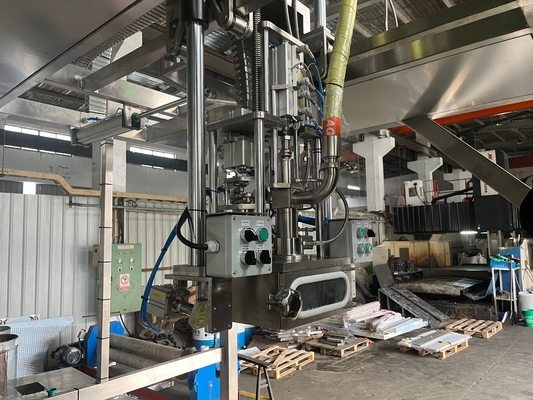 Máquina de enchimento de cabeças duplas de alto desempenho personalizada 20-1000l BID Saco em tambor Enchimento asséptico Enchimento de caixa de tonelada para fábrica de bebidas lácteas