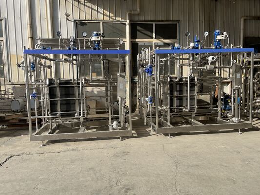 Máquina de pasteurização pequena de 500L com PLC CIP para linha de processamento de leite / iogurte / suco de frutas SUS304/316